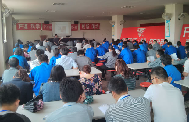 嘉定區(qū)安全辦為滬工閥門集團員工作安全知識培訓現場