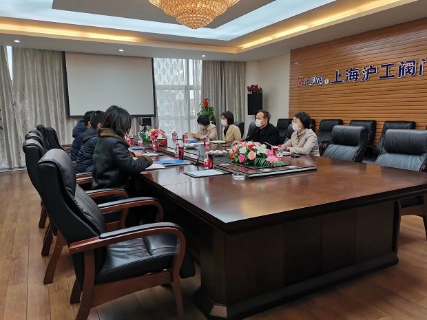 嘉定區(qū)工商聯(lián)副主席朱興、季虹一行走訪調(diào)研我司疫情防控和復(fù)工情況(圖1)