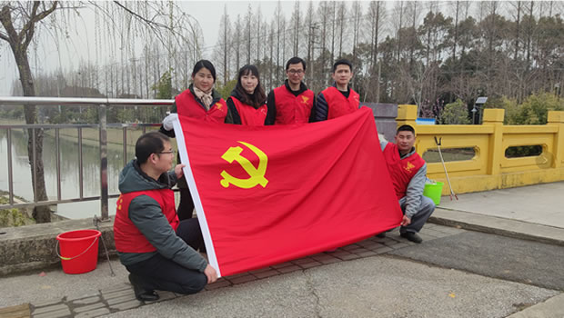 �Ϻ������y�T�S�����hͬ־�W(xu��)��(x��)���(d��ng)�DƬ1