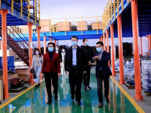 嘉定區(qū)委副書記周文杰蒞臨上海滬工閥門廠開展走訪調(diào)研工作(圖3)